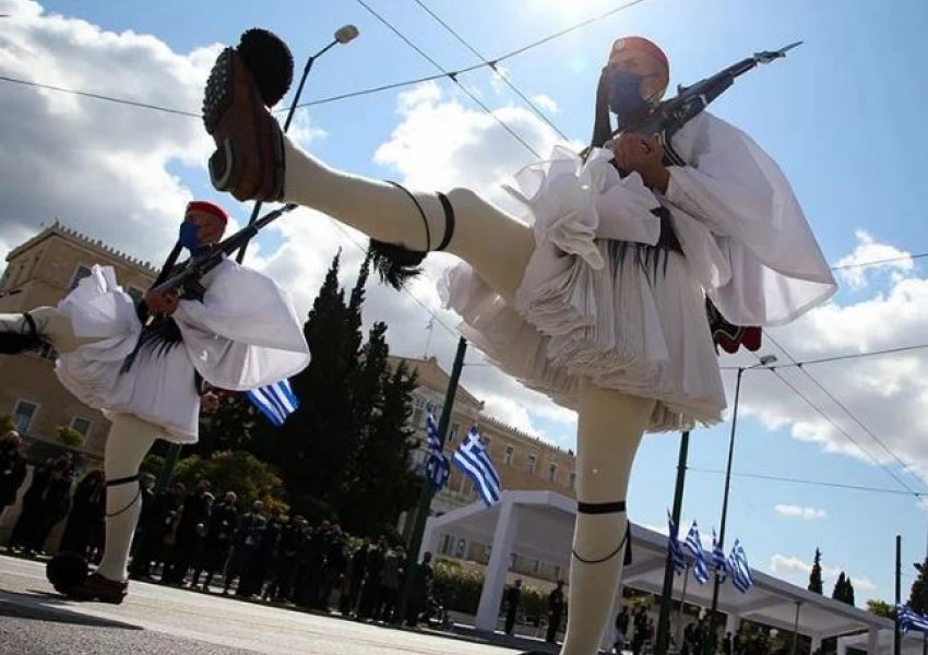 FOTO/ Greqia kremton Ditën e Pavarësisë me paradë ushtarake