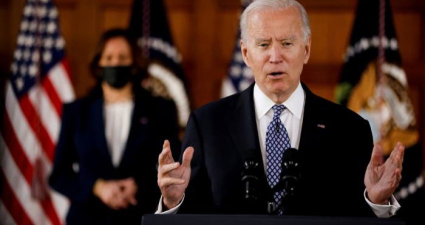 Biden vendos synim të ri për vaksinim kundër COVID-19