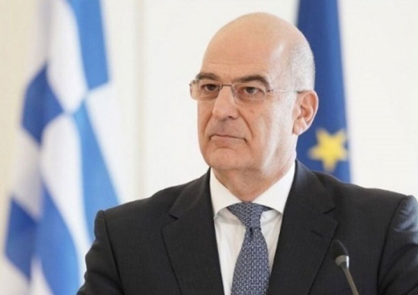 Ish-ministri i Jashtëm grek takon pakicat kombëtare në Shqipëri