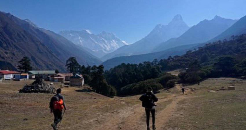 Covidi shpërthen edhe në Everest, shumë alpinistë evakuohen nga kampi