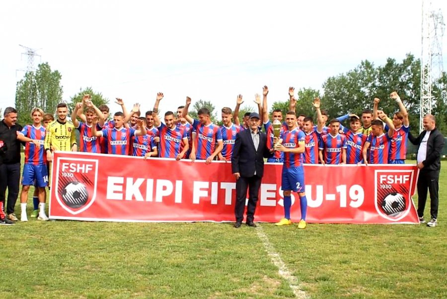 Kategoria Superiore U-19 / Vllaznia & Teuta, ekipet kampione të Grupit A dhe B