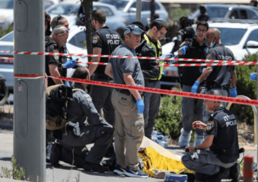 Palestinezi ther dy izraelitë në Jerusalem, vritet nga policia