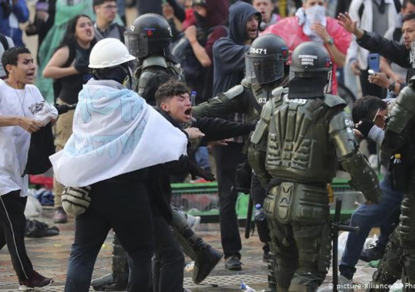 Kolumbi, 4 të vrarë dhe dhjetëra të plagosur në protestat kundër qeverisë