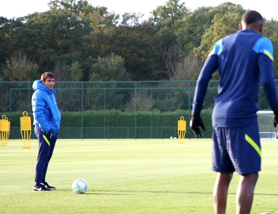 Conte: Mezi pres të nis punën me Tottenham