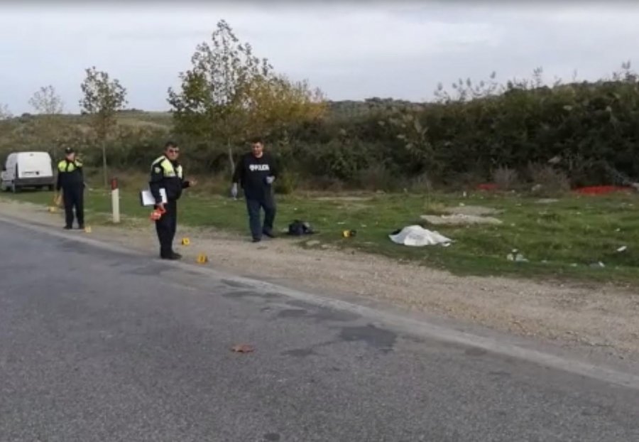 VIDEO/ Gjendet një person pa jetë në anë të autostradës Lushnjë-Rrogozhinë, dyshime për vrasje