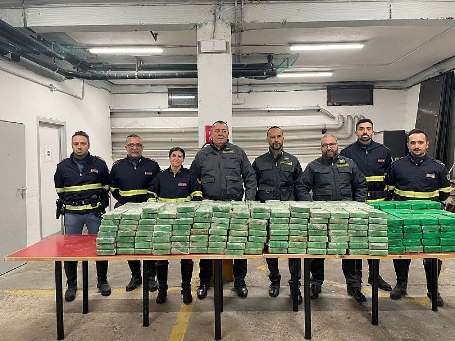 Biznesmeni shqiptar kapet me 476 kg kokainë të pastër në makinë