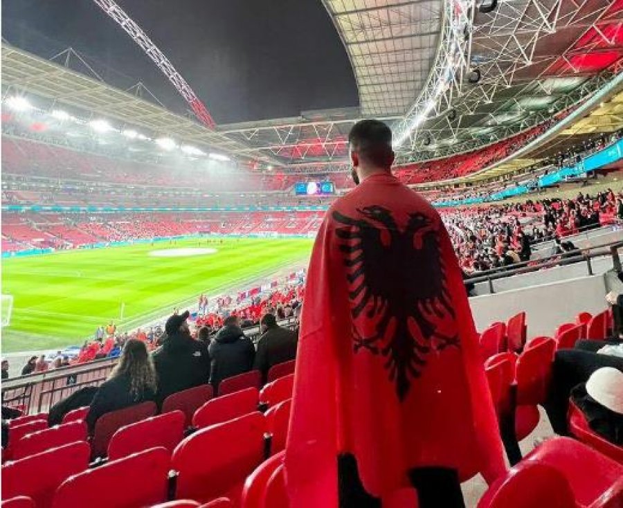 VIDEO+FOTO/ Në prag të përballjes me Anglinë, shqiptarët ‘pushtojnë’ ‘Wembley’-n