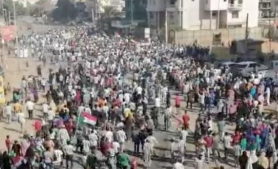 Protestat kundër grushtit të shtetit në Sudan, të paktën 8 të vrarë, mes tyre edhe adoleshentë