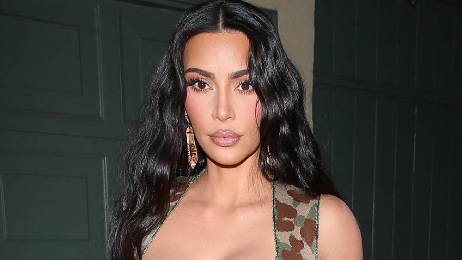 Kim Kardashian s’di ç’të thotë për martesën edhe pse është celebruar 3 herë 