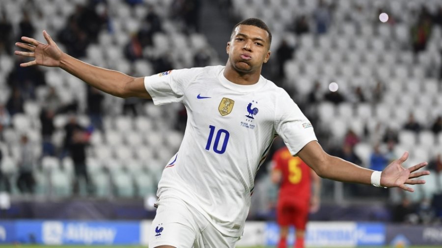 Spektakël golash, Mbappe thyen rekordin 35-vjeçar