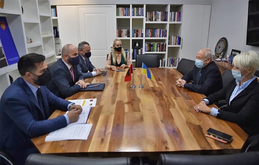 FOTO/ Drejtori i Përgjithshëm i Policisë Gledis Nano pret ambasadorin e Ukrainës në Shqipëri