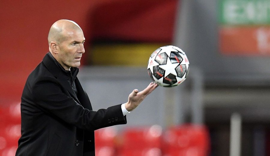 Zidane ndryshon mendje, gati të drejtojë Manchester United