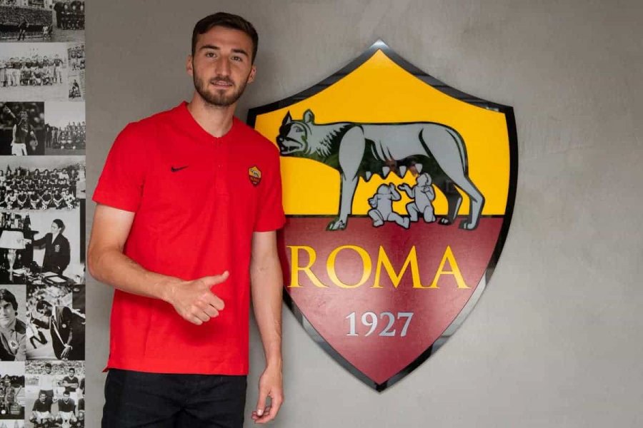 FOTO/ Roma prezanton fanellat për sezonin 2021-2022