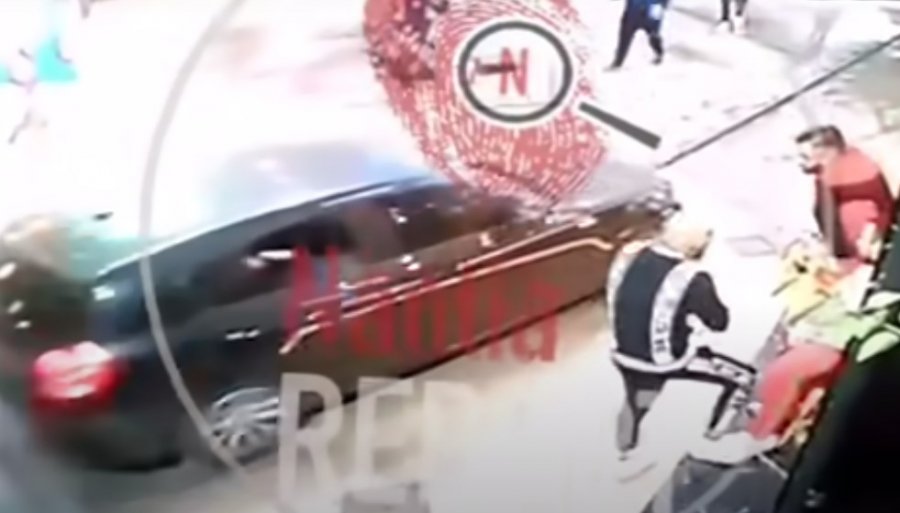 Makina i afrohet te këmbët dhe... Del VIDEO e vrasjes së biznesmenit shqiptar në Greqi