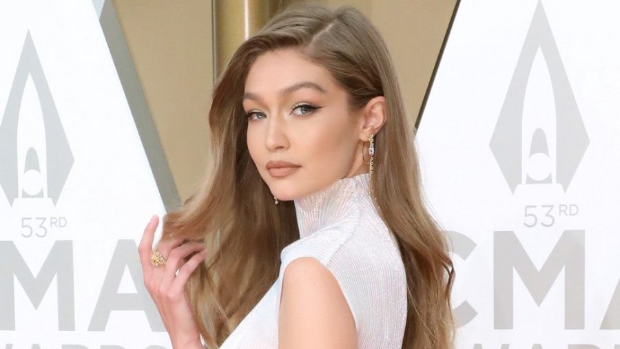 Nuk njihet! Gigi Hadid shfaqet si asnjëherë më parë me pamje të re