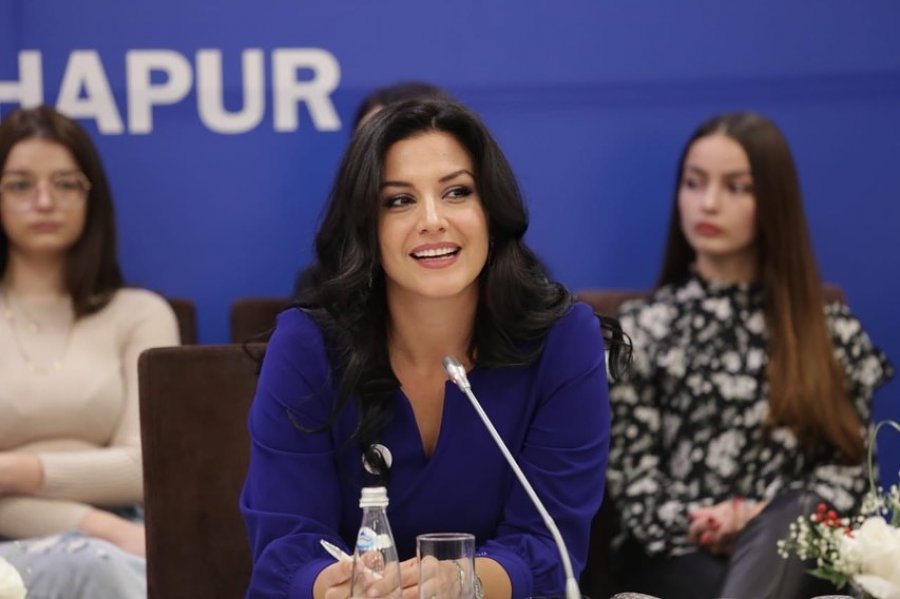 Floriana Garo: E jashtëzakonshme 'Foltorja' me gratë demokrate. Gra të lira dhe të guximshme