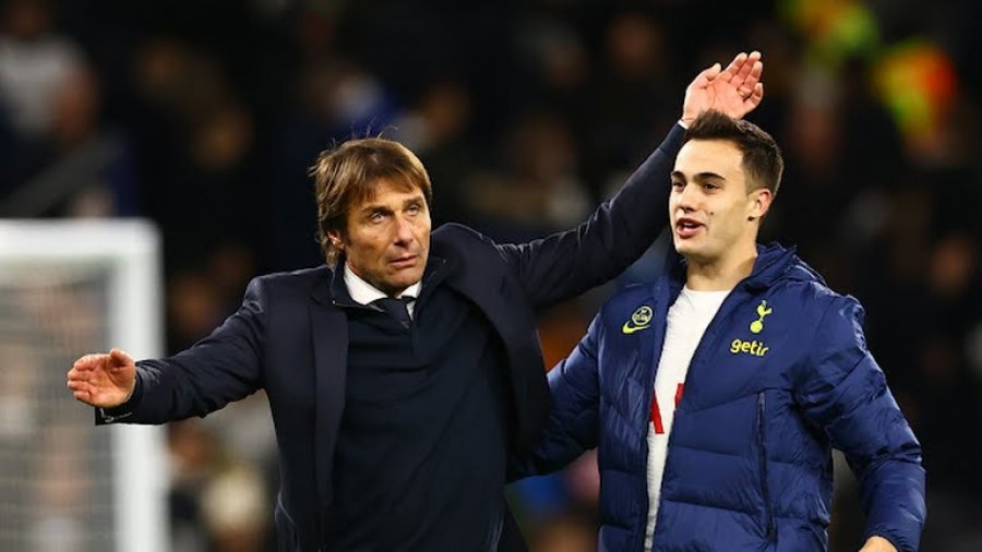 Antonio Conte feston fitoren e parë te Tottenhami