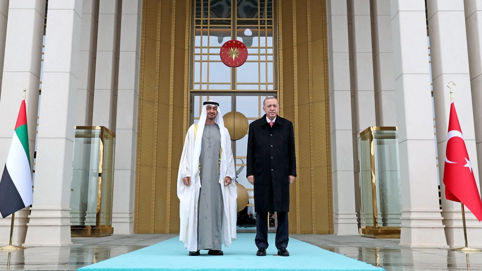 Rexhep Tajip Erdogan merr 'puthjen e jetës' nga Emiratet e Bashkuara Arabe 