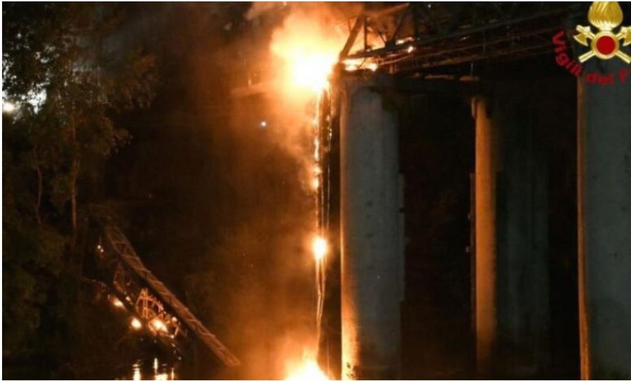 Zjarr i madh në një urë në Romë