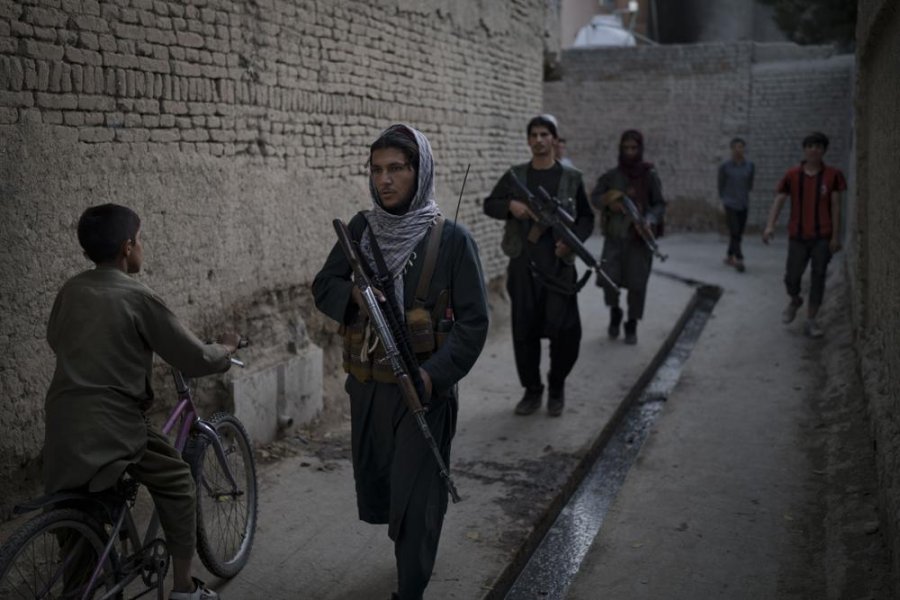 Siguria sipas stilit taliban mirëpritet nga disa, por të tjerë ia kanë frikën
