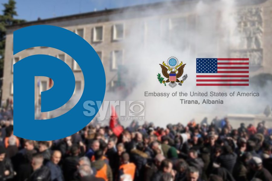 VIDEO-SYRI TV/ Protesta përpara kryeministrisë, PD përgënjeshtron Ambasadën e SHBA: Nuk e organizojmë ne 