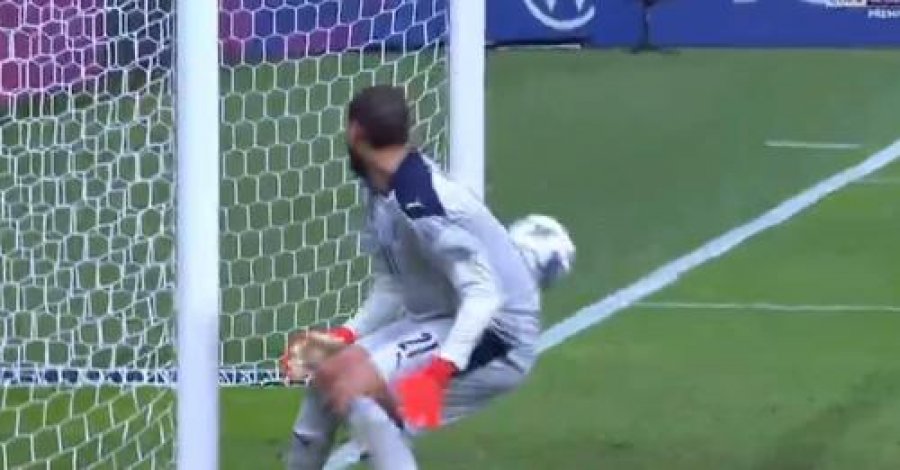 VIDEO/ Donnarumma hutohet nga tifozët, Insinje bën më të vështirën përballë portierit