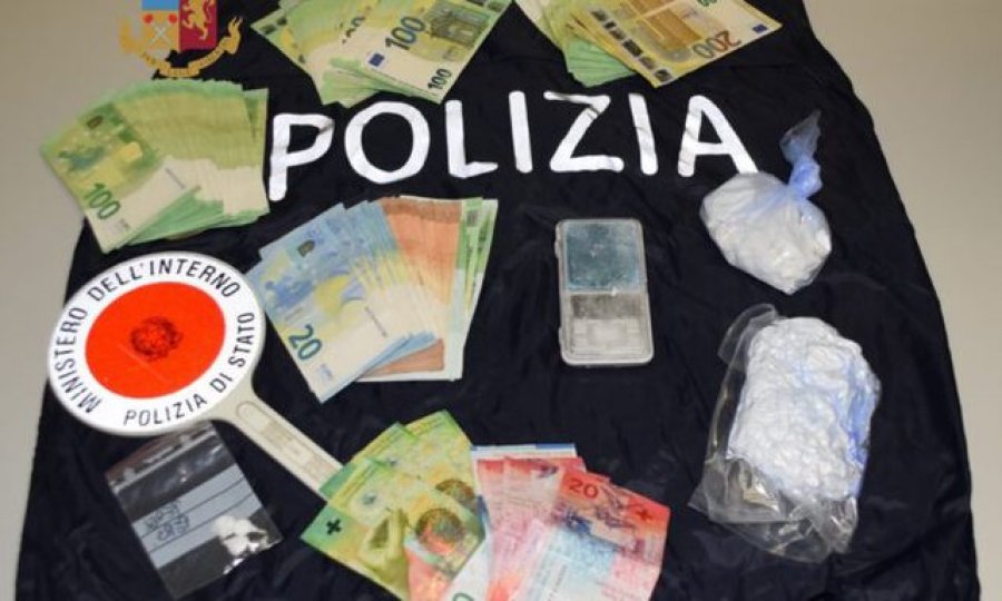 Shqiptari dhe bashkëshortja kapen me kokainë dhe 42 mijë euro 