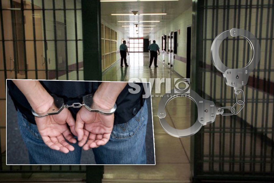 EMRAT/ Arrestohen dy punonjës të burgut të Reçit