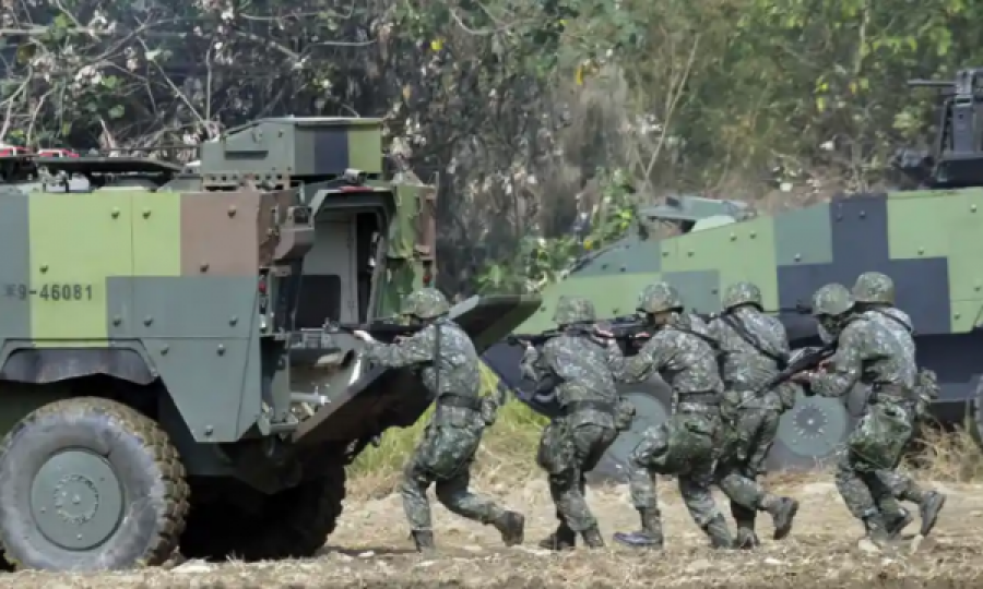 Tensionet me Kinën/ Një grup sekret i trajnuesve ushtarakë amerikanë ndodhen në Tajvan