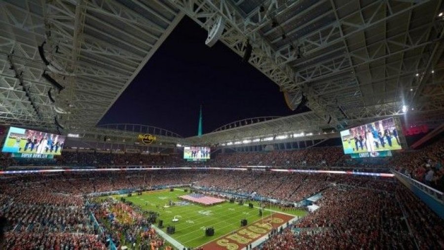 Shqipëria e pafat, FIFA mbyll dyert e stadiumit për tifozët