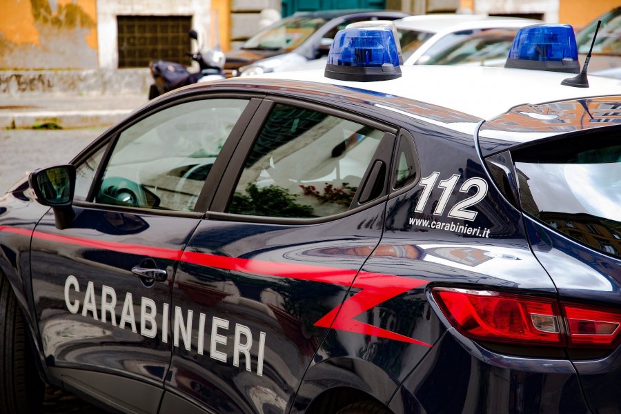 Ekstradohet në burgjet italiane, 22-vjeçari shqiptar i bandës kriminale 'me sy të akullt'
