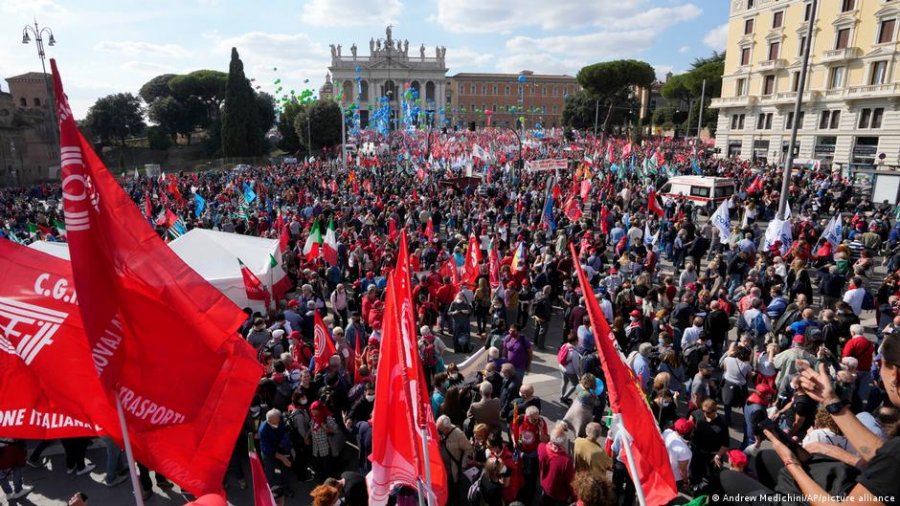 Romë, demonstratë e fuqishme kundër neofashizmit, kërkohet ndalimi i partisë 'Forza Nuova'