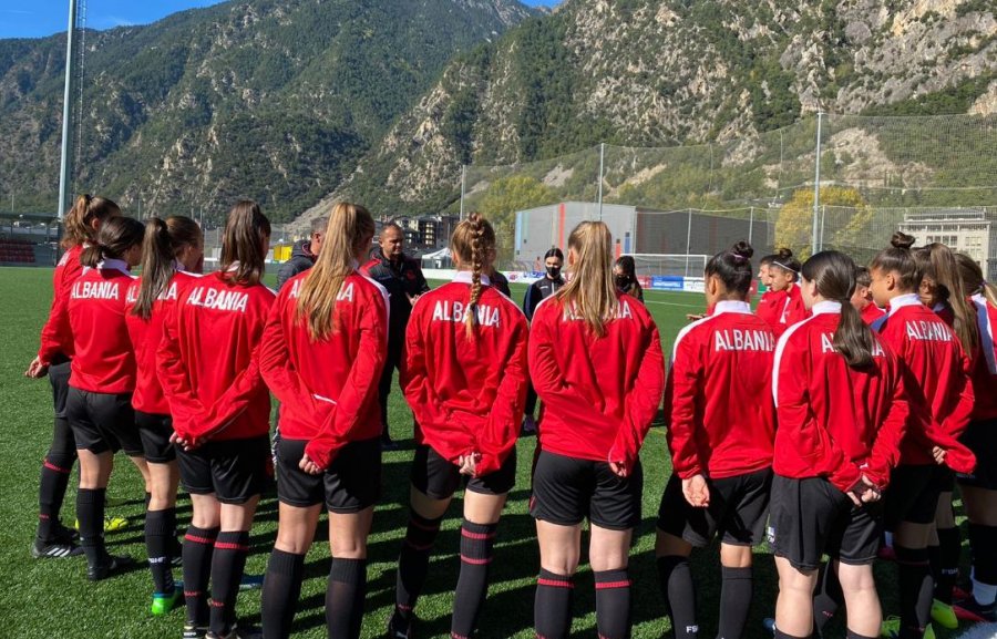 Europiani U-19 për femra/ Kombëtarja mbërrin në Andorra, gati për premierën me Moldavinë