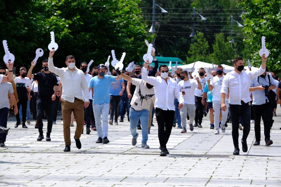 Bojkotimi i lokaleve 'raciste', edhe gastronomët e Kosovës ngrihen kundër diskriminimit