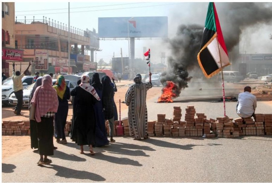 Ushtria në Sudan merr kontrollin e vendit, shpall gjendjen e jashtëzakonshme