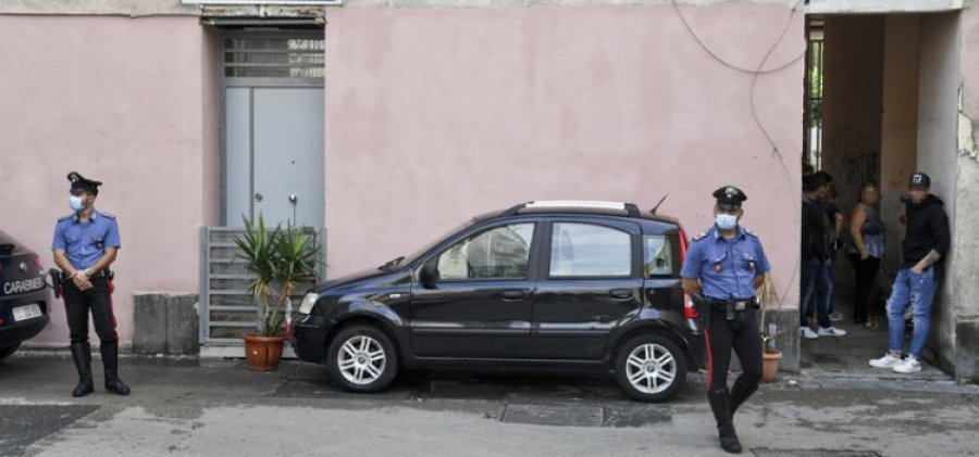 Dy studentë qëllohen për vdekje në Napoli