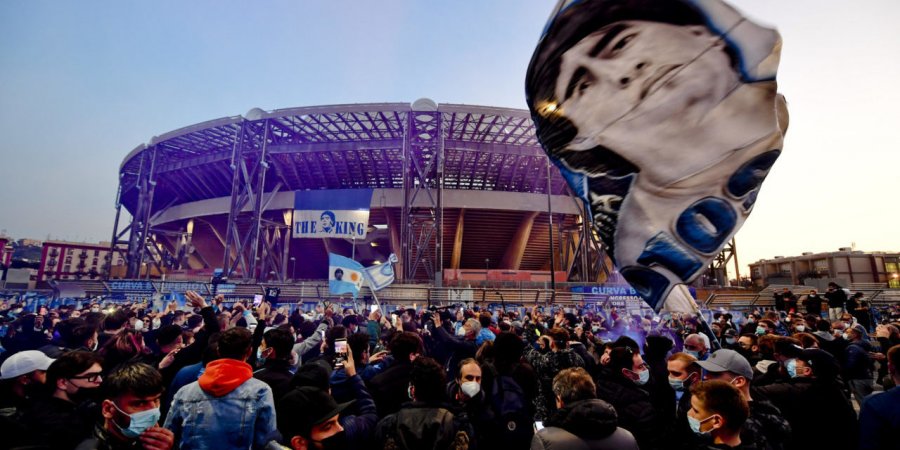 VIDEO/ Pamje emocionuese, tifozët nderojnë Maradonën në ditën e lindjes 