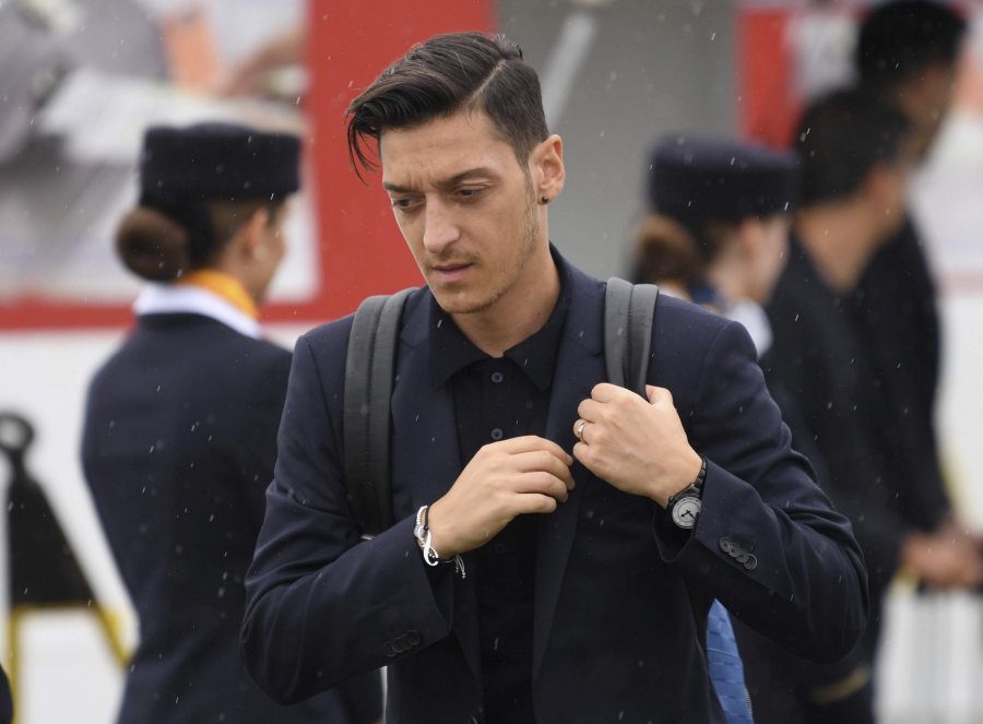 Ozil i pakënaqur në Turqi, nis bisedimet me...