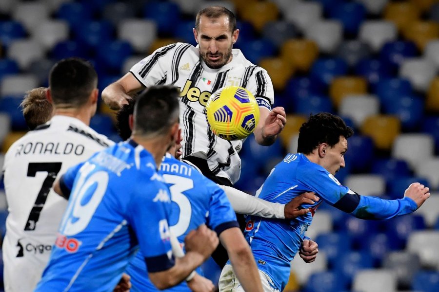 Juventus në krizë totale, Napoli fiton me përmbysje