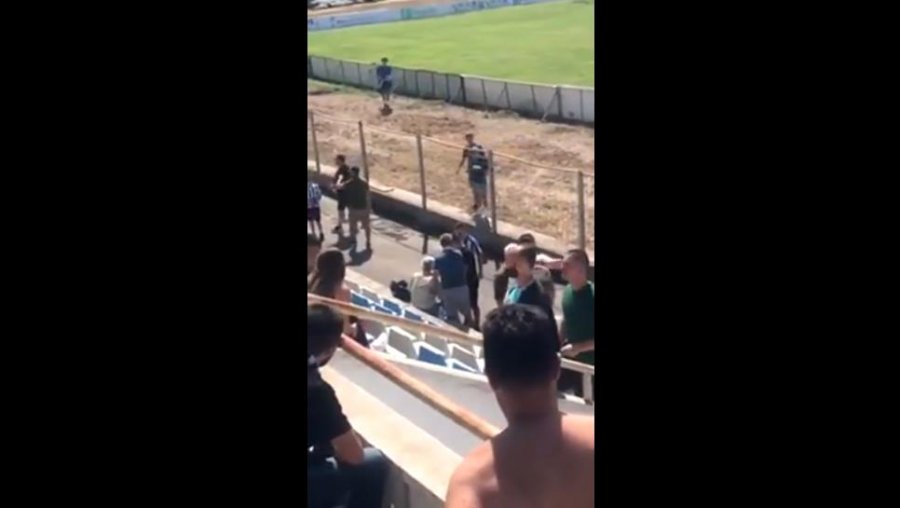 VIDEO/ Momente paniku në 'Selman Stermasi', tifozi humb ndjenjat në shkallët e stadiumit