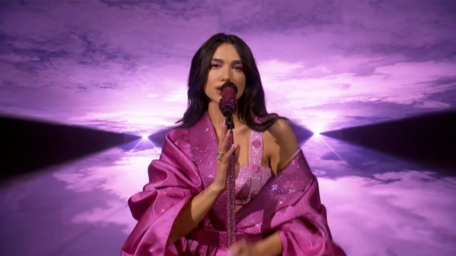 Dua Lipa i beson veshjen stilistes shqiptare që ka punuar dhe me figura të tjera të famshme