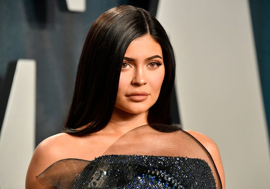 Kylie Jenner tha se nuk do të marrë pjesë në ‘Met Gala, por nuk zbulon arsyen ‘pse’