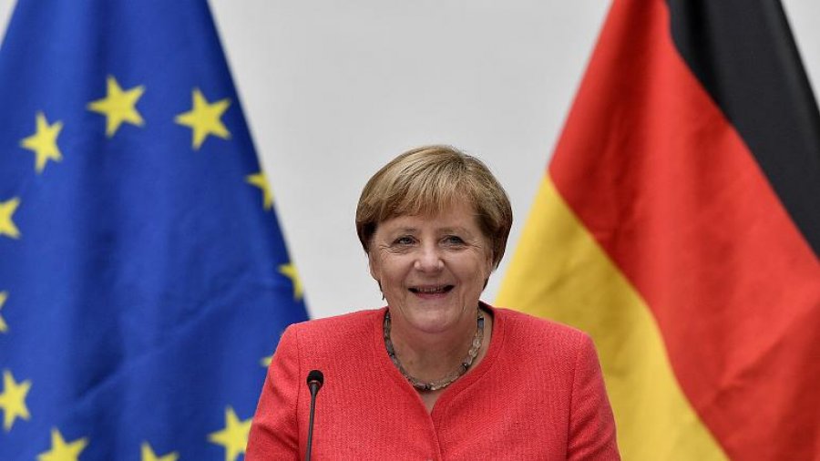 Shumica e evropianëve mendojnë se ylli i Gjermanisë po venitet, sipas sondazhit të ri