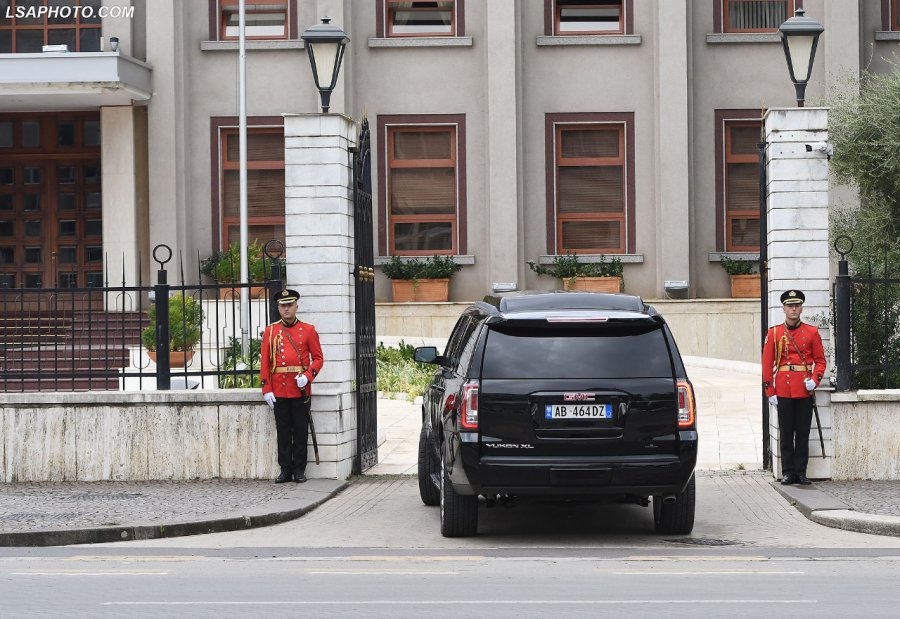 Gazetari: Rama makinë me qira ... po sikur ta përdorin mafiozët