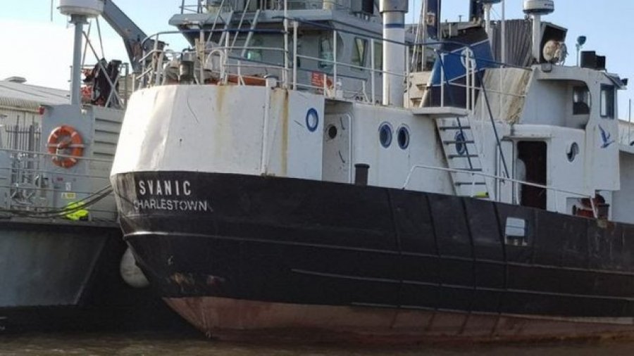 Kapen 69 shqiptarë në varkën e peshkimit drejt Britanisë/ Kishin paguar nga 15 mijë paund secili  