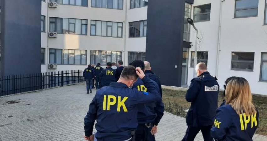 IPK merr masa ndaj zyrtarit policor që e rrahu të lidhur qytetarin në Prizren
