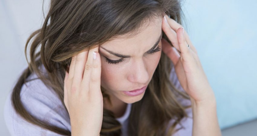 Femrat kanë kokë-dhimbje më shpesh se meshkujt, arsyet i tregojnë ekspertët