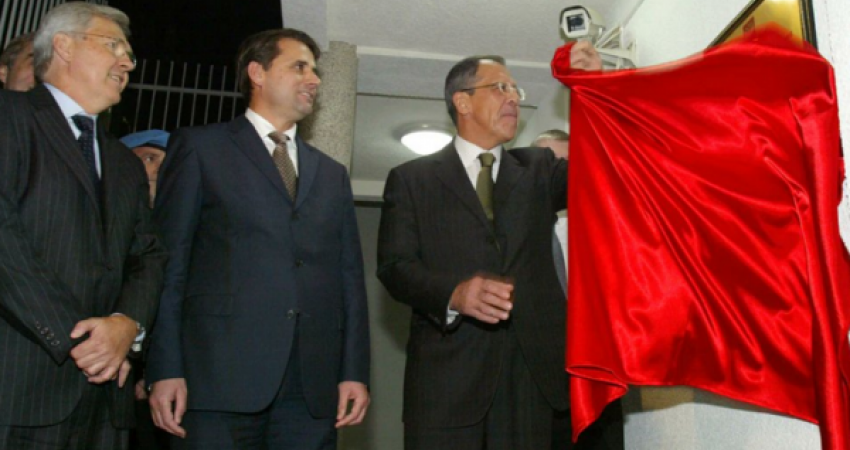 Kur Sergey Lavrov e kishte hapur personalisht Zyrën Ruse, aty ishte edhe ish-Kryeministri i Kosovës