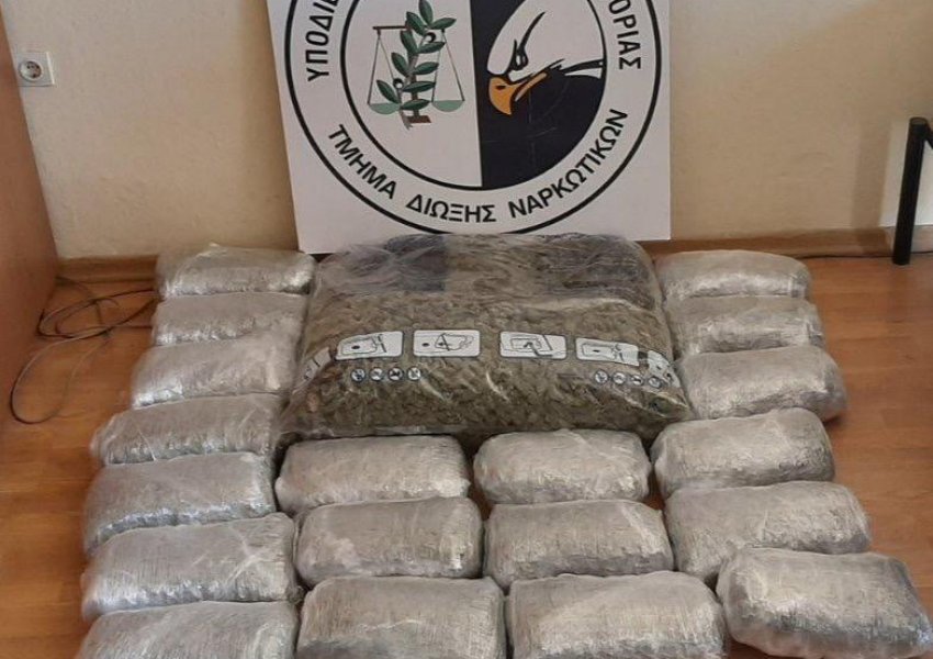 Trafikantet e drogës perplasen me policinë greke në kufi, kapen 31 kg marijuanë