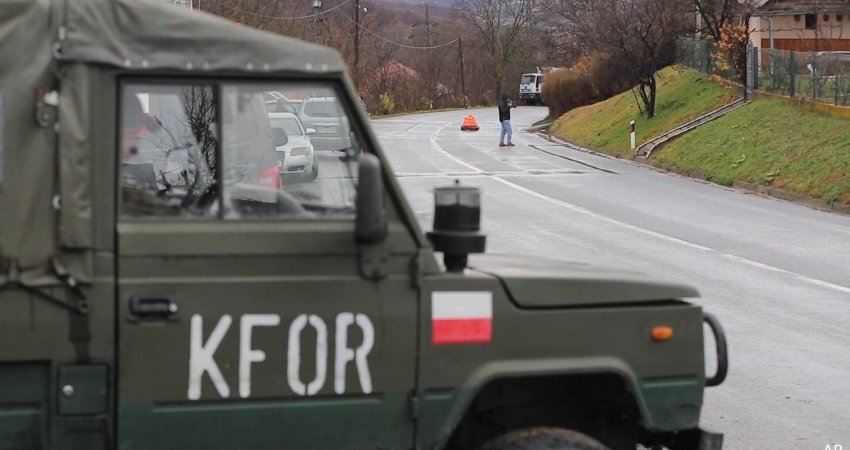 KFOR-i thotë se po e 'shqyrton' kërkesën e Serbisë për vendosjen e trupave